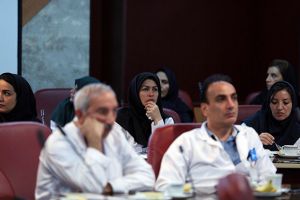 جلسه کمیته مورتالییتی مورخ هشتم آبان ماه سال جاری در مرکز قلب و عروق شهید رجایی: عکس شماره 10 / 12